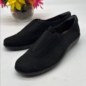 Clarks Women's Black Perforated Loafers Size 7 BLO9125G